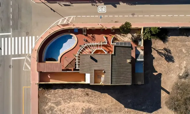 ¡Descubre la Exclusividad y el Lujo Mediterráneo en Esta Impresionante Villa en Esquina - Torrevieja — 3