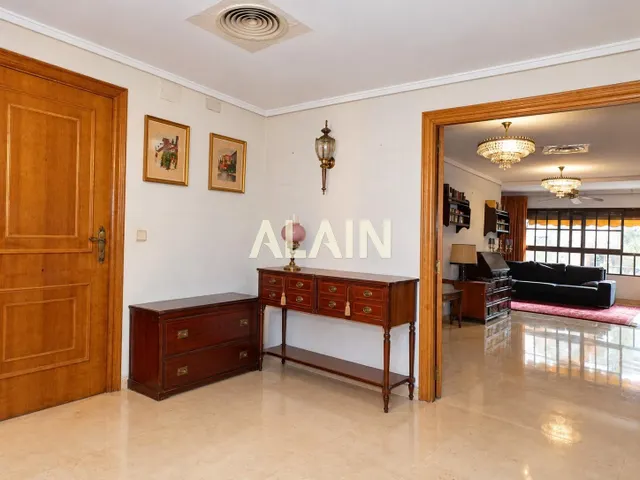 PISO EN VENTA EN LA ZONA DEL ENSANCHE EN VALENCIA CON DOS TERRAZAS Y GARAJE OPCIONAL. — 30