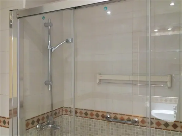 Alquiler de Piso Exterior en Puerta de Toledo con Piscina y Vigilancia — 17