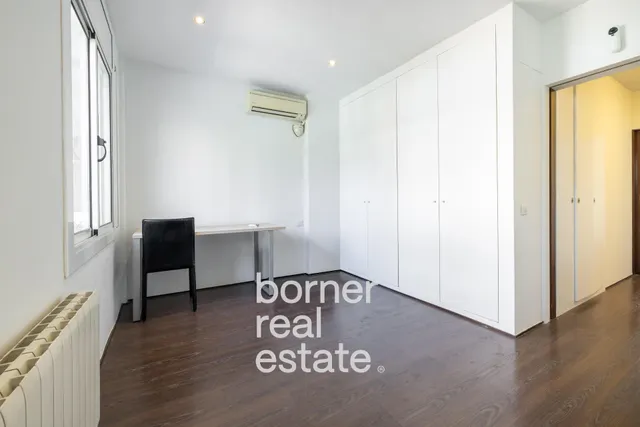 Chalet adosado en venta en Calle de Sant Josep — 41