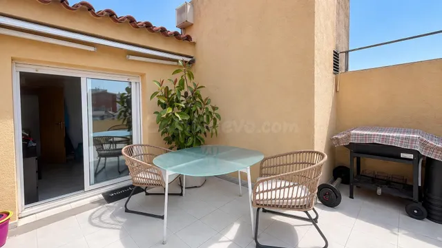 Dúplex con terraza en Figueres - foto 3