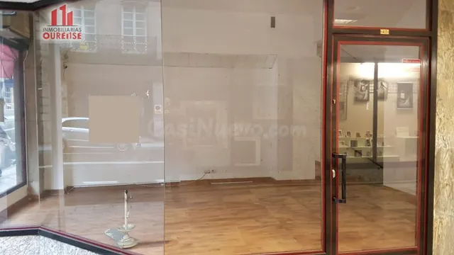 LOCAL DE 110 M EN CALLE DE TRÁNSITO EN EL CENTRO. - foto 2