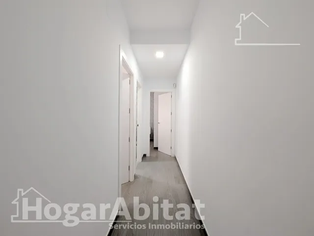 ¡Precioso Chalet! Seminuevo, amplio y luminoso, con piscina privada, garaje y jardín — 39