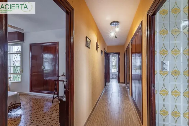 Gran casa con parcela y piscina en Cájar — 24
