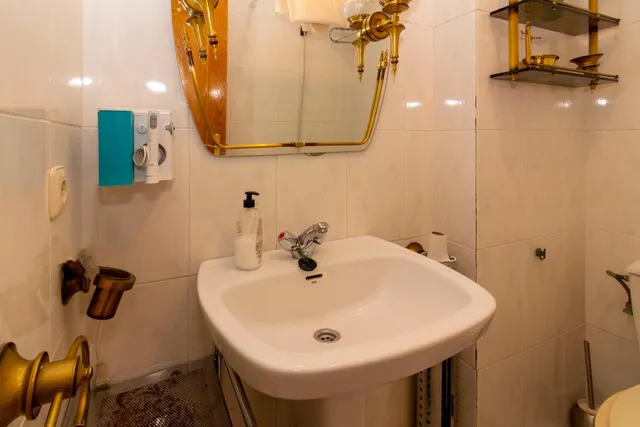 PISO EN CASCO ANTIGUO DE TRES DORMITORIOS, DOS BAÑOS,GARAJE Y TRASTERO. — 15