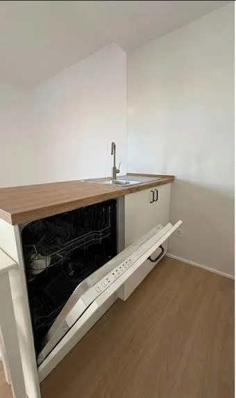 Alquiler de obra nueva con cocina con isla, balcón y piscina comunitaria — 11