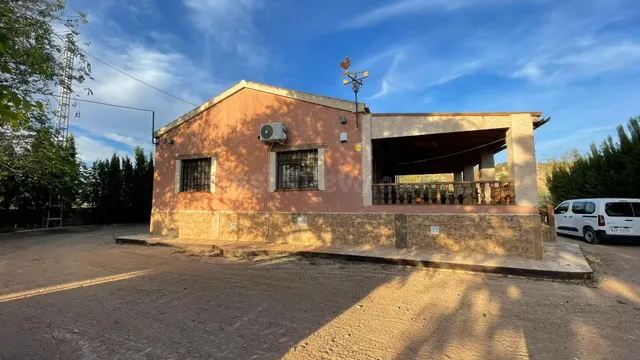 CASA CON TERRENO EN EL ESCOBAR - foto 2