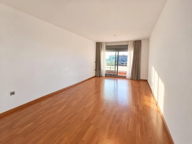 PISO DE 121 m2 CON DOS GRANDES TERRAZAS, PISCINA, GARAJE Y TRASTERO EN AVENIDA DE LA ILUSTRACIÓN — 2