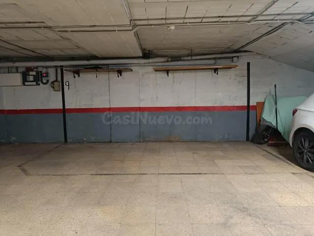 OPORTUNITAT PÀRQUING ECONÒMIC PER A MOTOS O COTXE PETIT