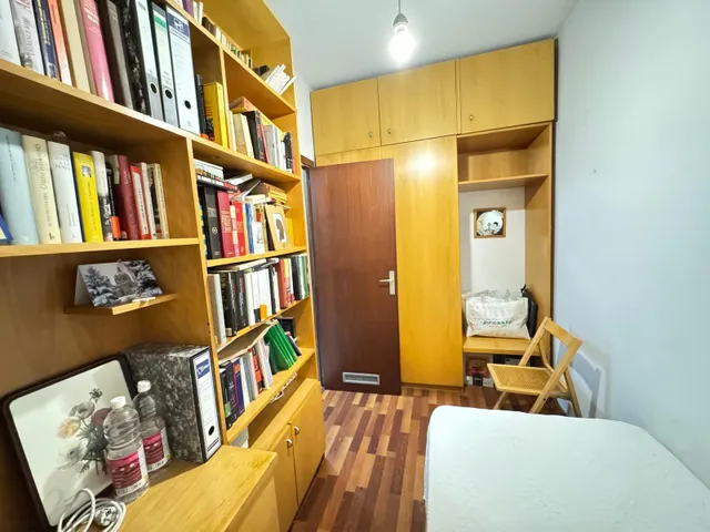 PISO DE 4 habitaciones Y DOS BAÑOS EN LA CALLE CALABRIA CERCA DEL SAGRADO CORAZÓN — 30