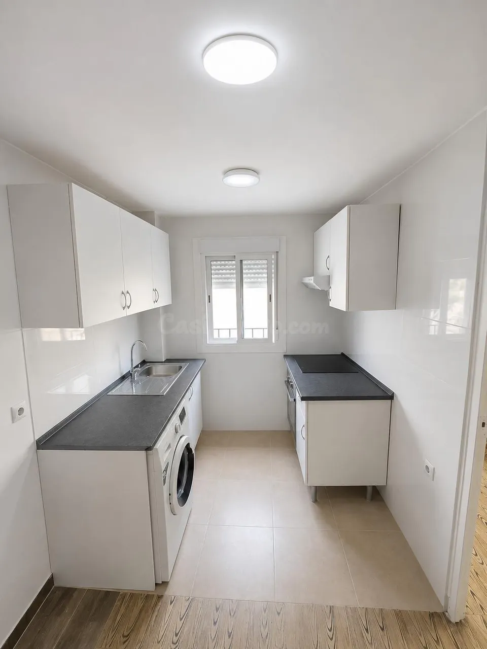 Se vende piso con arrendatario para inversores, Acogedor Apartamento de 2 habitaciones con Balcón en Tortosa.
