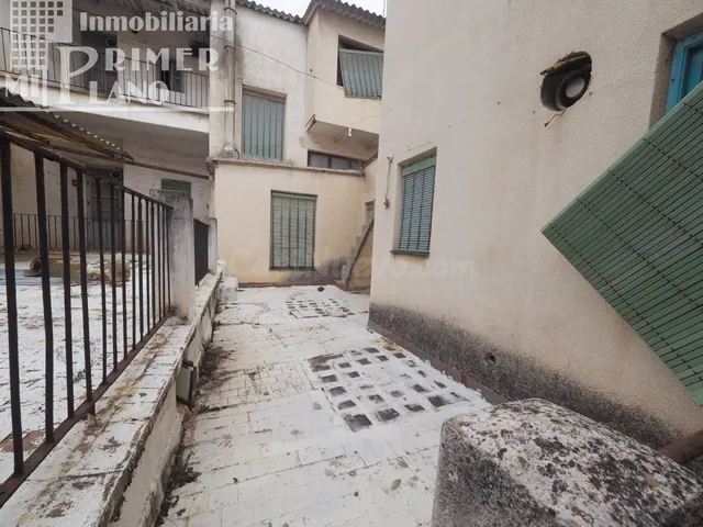*Edificio en venta en el centro de Tomelloso, vivienda, dos  - foto 2