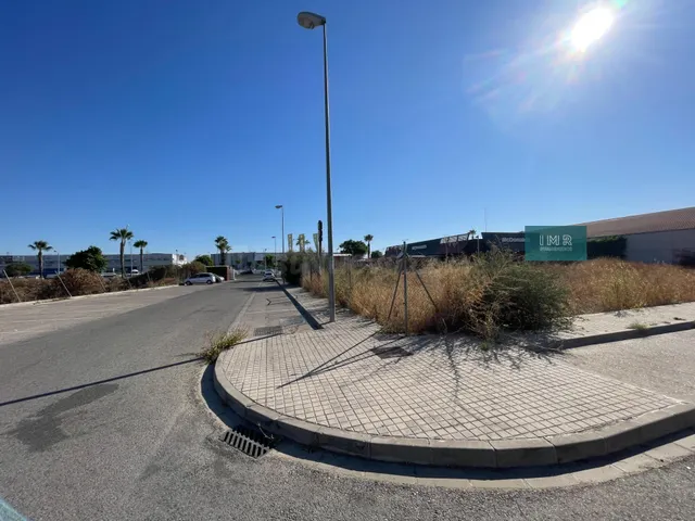 Solar comercial en venta en zona estratégica – Dos Hermanas, - foto 5