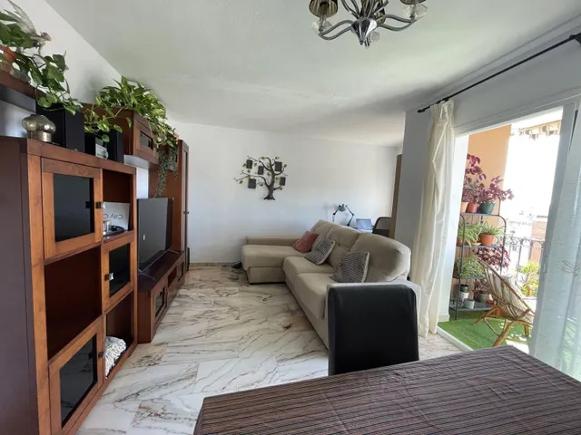 Piso con terraza, vistas al mar y plaza de garaje en Arroyo de la Miel, Benalmádena — 11