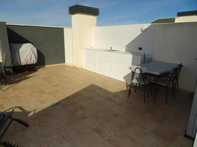LUJOSO ÁTICO CON ESPECTACULAR TERRAZA Y SOLARIUM — 36