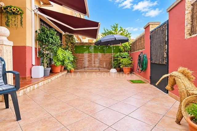 DÚPLEX CON JARDÍN Y GARAJE EN VENTA, EN EL BOHIO - foto 3