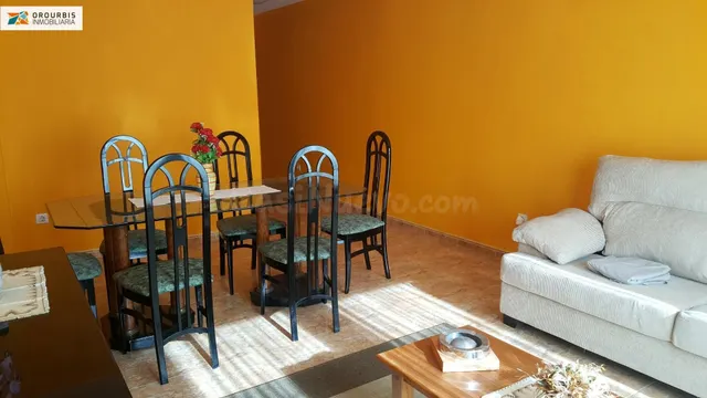¡Magnífico piso en la playa de Torre la Sal! - foto 4