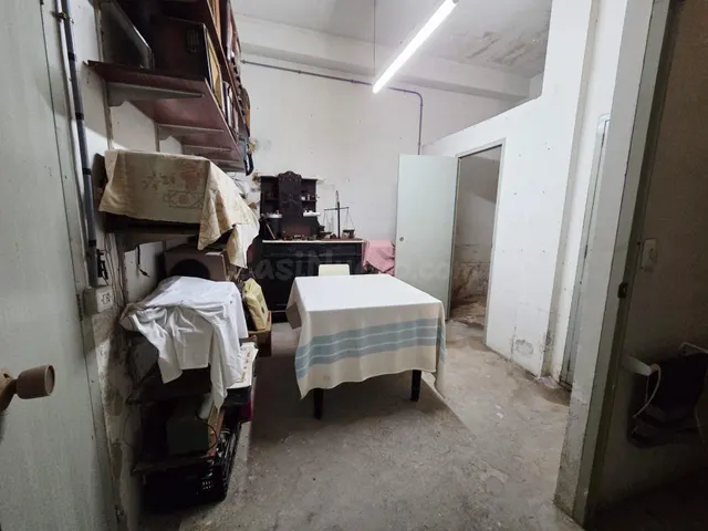 MAGNIFICO LOCAL CON OPCION A CAMBIO A VIVIENDA LEGAL EN ZONA - foto 4
