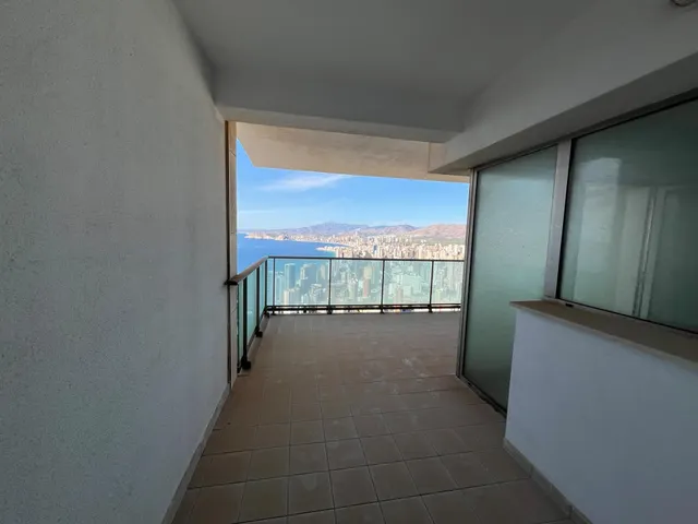 Se vende apartamento con vistas magnificas al mar nuevo a estrenar en Benidorm — 7