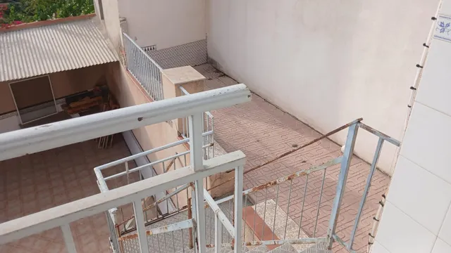 Se vende casa con bajo comercial — 13