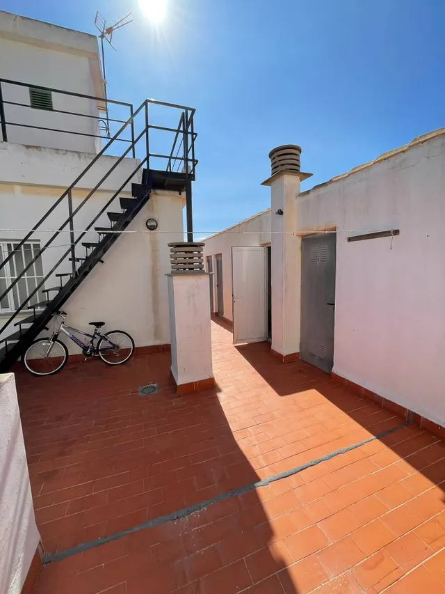 Piso reformado con ascensor a escasos metros de la playa | Santiago de la ribera — 36