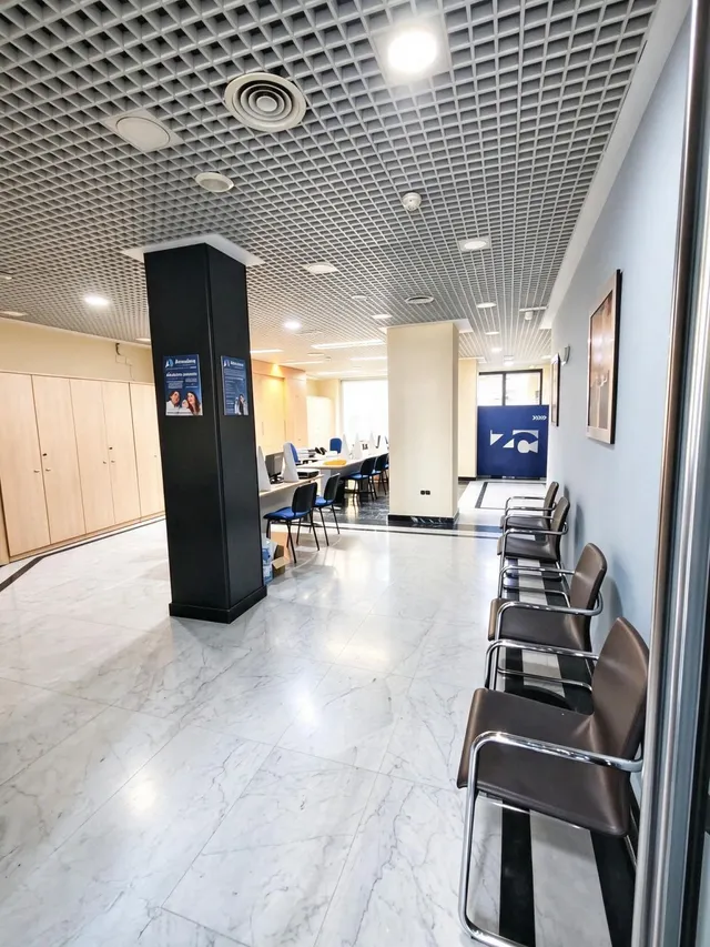 Local para oficinas, gimnasio o clínica en venta en el Centro de Badajoz — 23