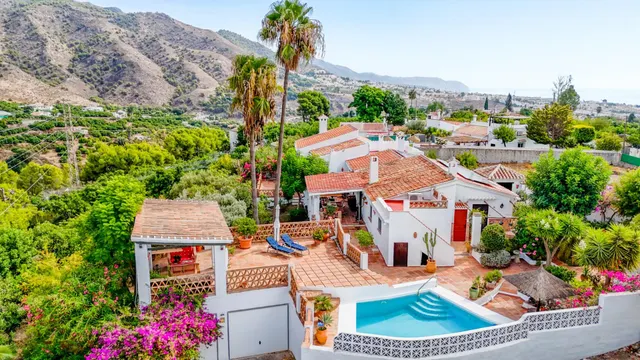 Encantadora villa con fantásticas zonas exteriores — 43