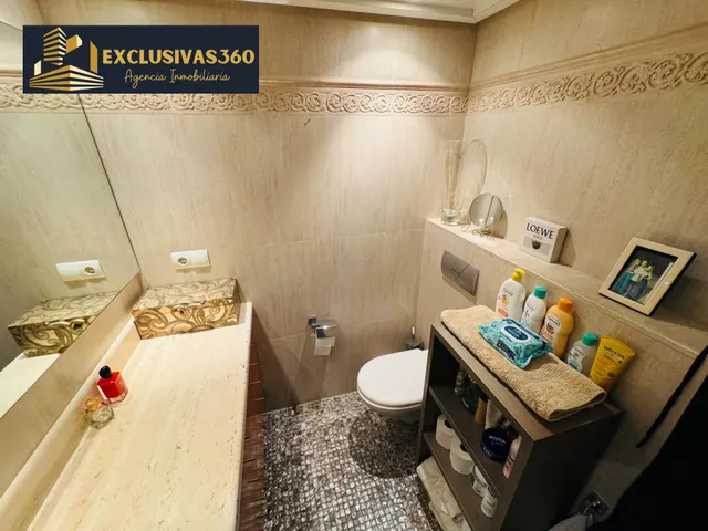 Piso de lujo en primera línea de playa Levante con 3 habitaciones y 2 baños. Exclusivas360 Benidorm — 36