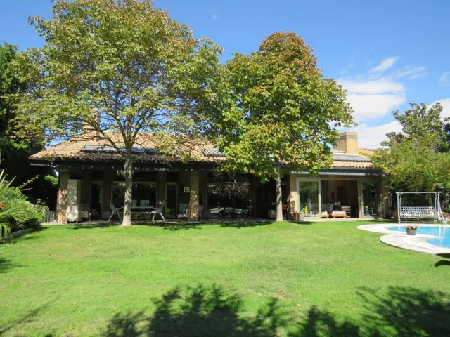 Chalet independiente en urbanizacion en la finca (pozuelo de alarcon - Madrid) — 31