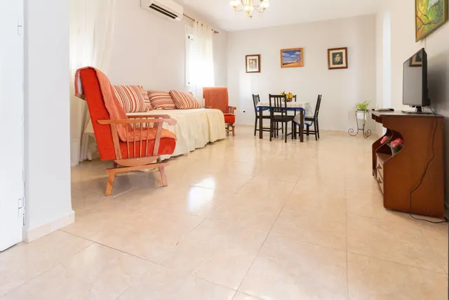 !!Encantadora Casa de Dos Plantas en El Coronil por solo €12 - foto 4