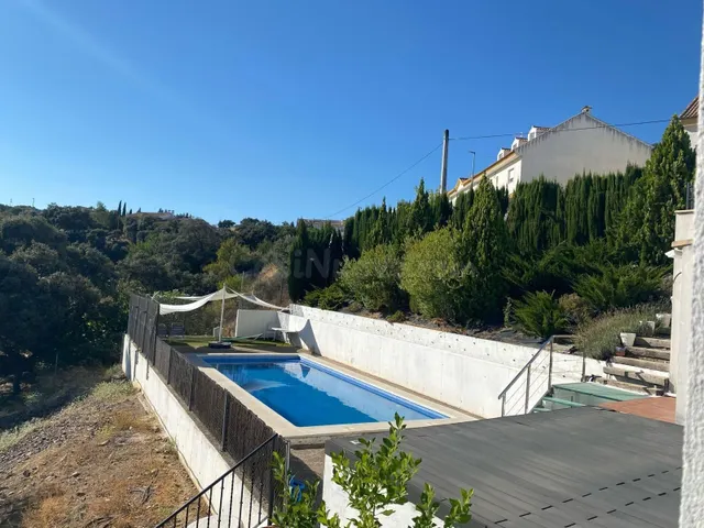 Impresionante Chalet Seminuevo en Encinares de Alcolea con P