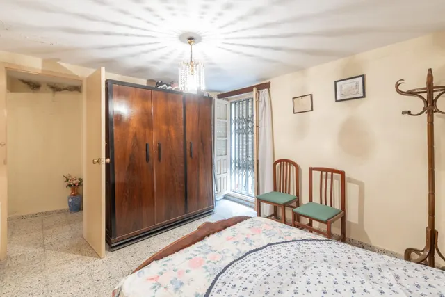 BONITA CASA PARA REFORMAR — 17