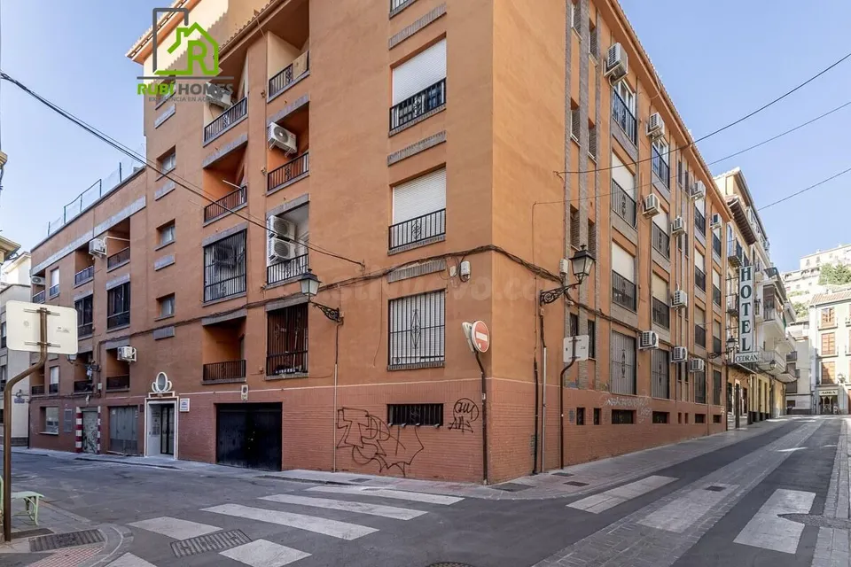 PISO JUNTO A GRAN VÍA