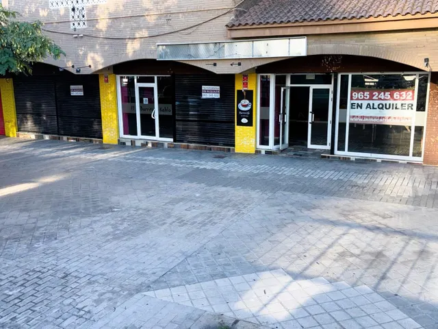 LOCAL COMERCIAL ESPECTACULAR PARA restauración.