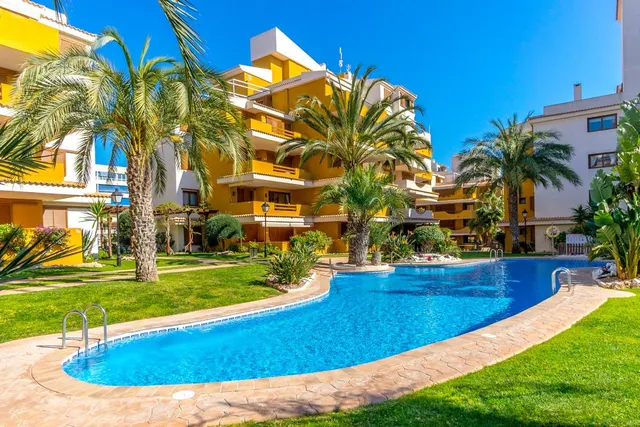 Apartamento  en Tercera planta vistas abiertas en Punta Prima — 29