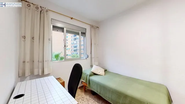 Piso totalmente exterior de 4 habitaciones con ascensor en  Ayora – Blasco Ibáñez — 21