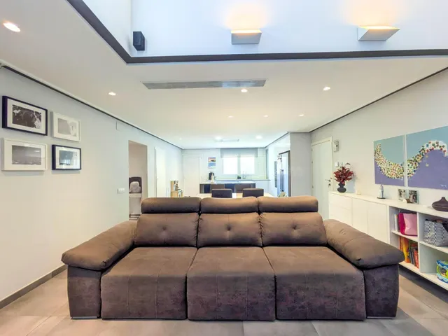 CASA DE DISEÑO TODA EN PLANTA BAJA EN AMPOSTA - foto 2