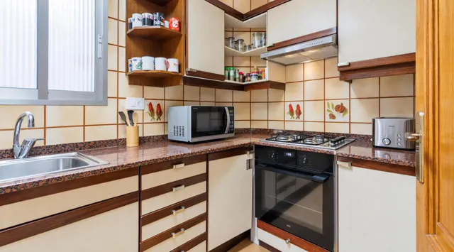 RUSSAFA NO SE MIDE SOLO EN METROS. ESTA CASA TAMBIÉN SE MIDE EN ALTURA, MEMORIA Y DECISIONES. — 10
