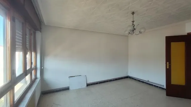 PISO PARA REFORMAR EN LA BAÑEZA — 12