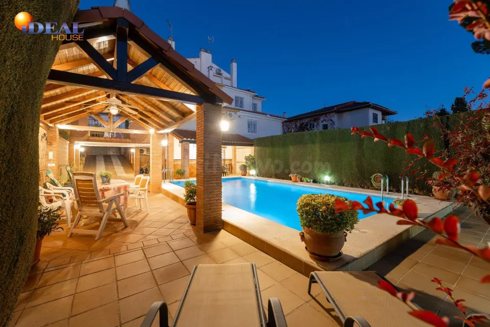 VIVIENDA PAREADA EN MONTELUZ