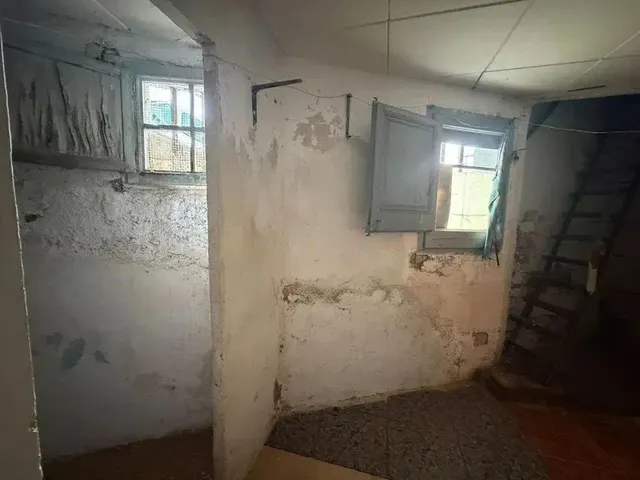 CHALET ADOSADO A REFORMAR, ESQUINERO CON SALIDA A DOS CALLES — 28