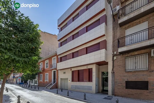 Ático dúplex junto Alhamar con 2 garajes y 2 trasteros — 32