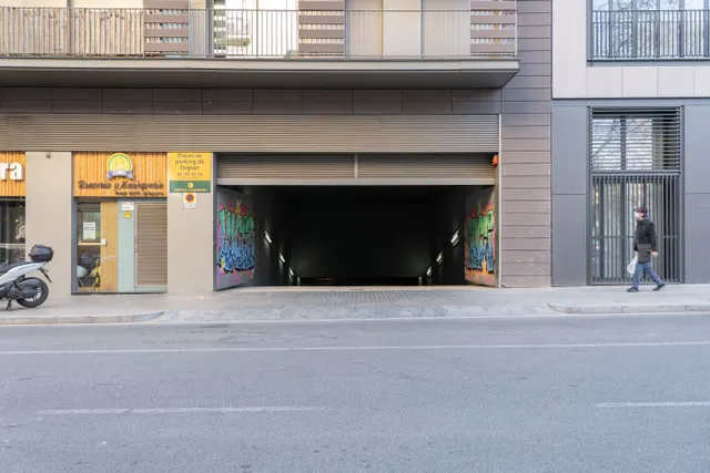 Parking en alquiler - Eixample — 29