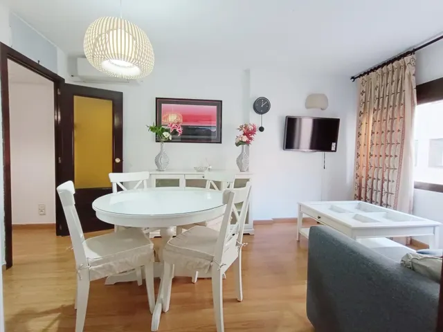 ESTUPENDO PISO EXTERIOR TODO AMUEBLADO Y CON AIRE ACONDICIONADO EN SANT FRANCESC !! PARA ALQUILER DE TEMPORADA !! — 7