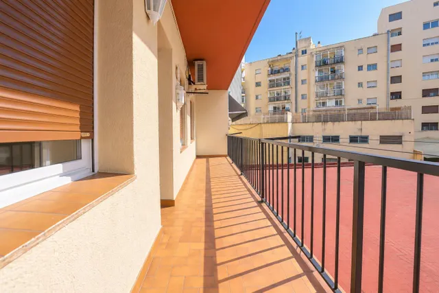 Una oportunidad única para vivir la Rambla Nova como siempre soñaste. — 24