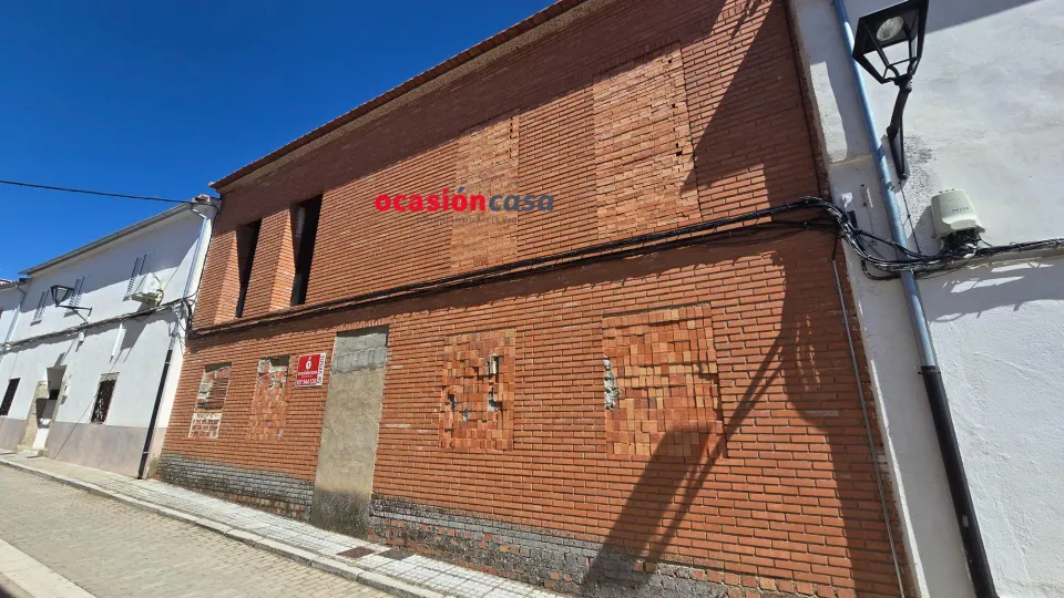 CASA-SOLAR EN VENTA EN EL GUIJO