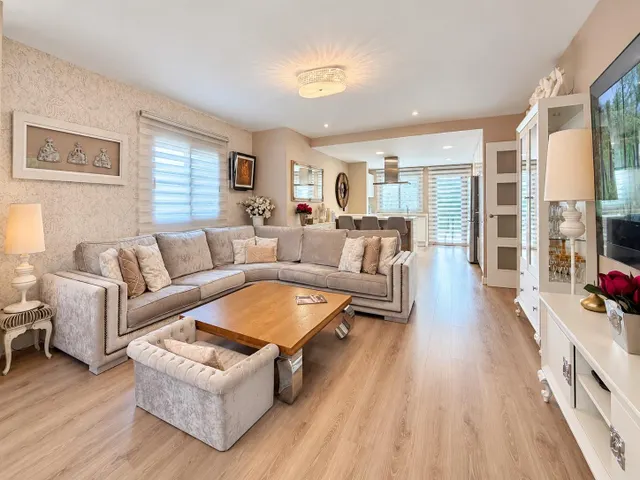 ESPECTACULAR VIVIENDA REFORMADA CON PISCINA, BODEGA, GIMNASIO Y UNA EXCEPCIONAL PRIVACIDAD — 20