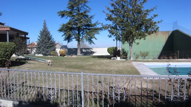 URBANIZACION LA MINA, SE VENDE CHALET — 40