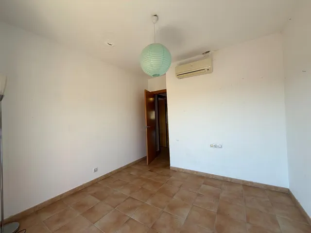NO ES UNA ALQUILER ANUAL ES UNA COMPRA APLAZADA Tríplex exclusivo con vistas al mar  y a la montaña en Vilamaniscle — 15