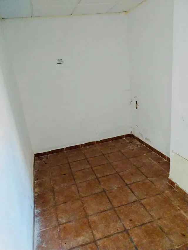 Se vende negocio de restauración en fantástica ubicación — 30